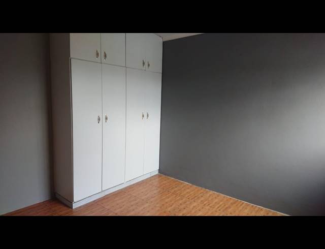 2 BEDROOM FLAT RENTED IN LENNOXTON